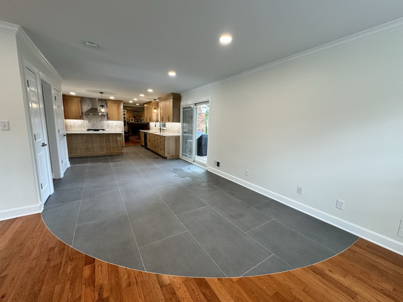 Broeck Pointe Kitchen Remodel project photo