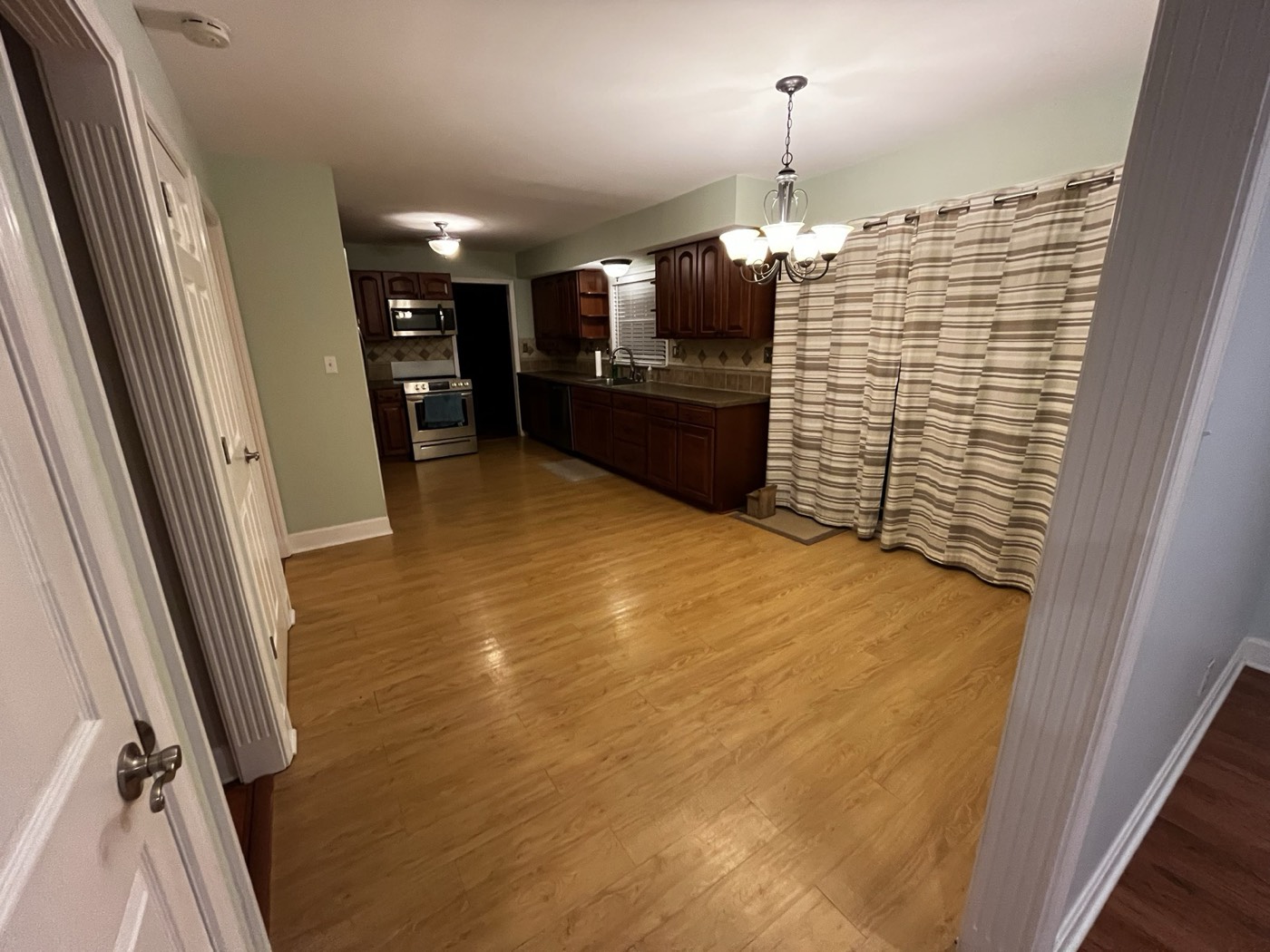 Broeck Pointe Kitchen Remodel project photo