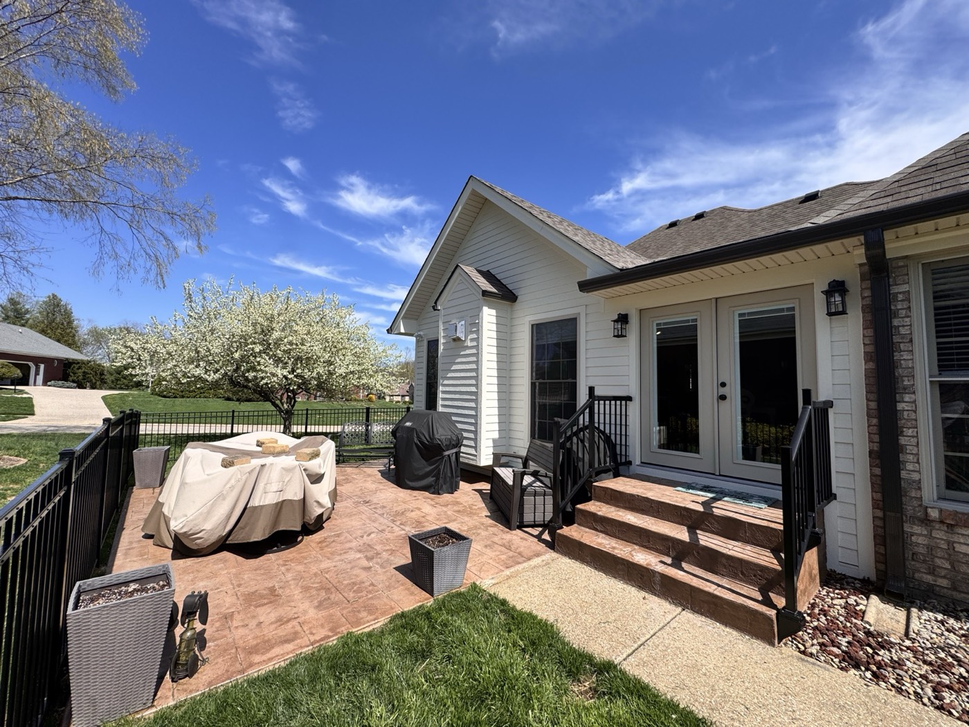 Jeffersontown Vaulted Sun Room Addition project photo