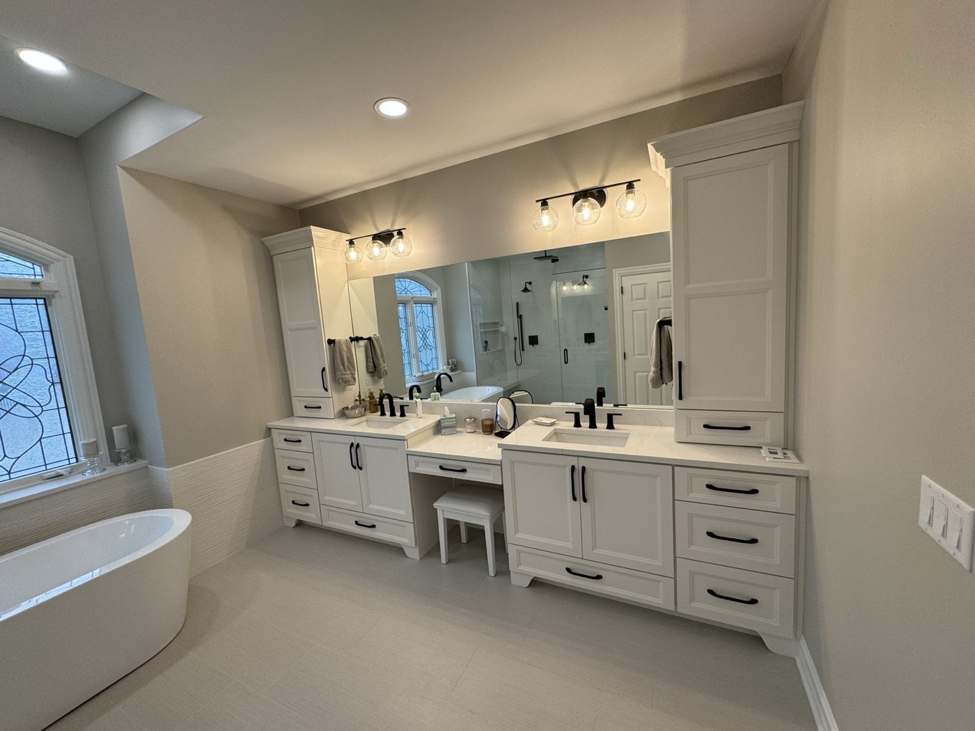 Lake Forest Bath Refresh project photo