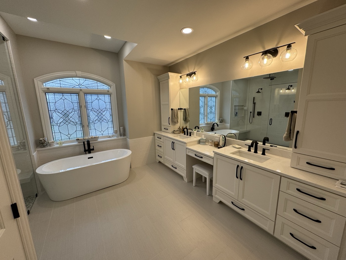 Lake Forest Bath Refresh project photo